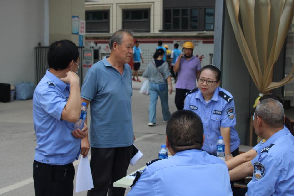 bat365顺利开展迎接2023级新生报道工作