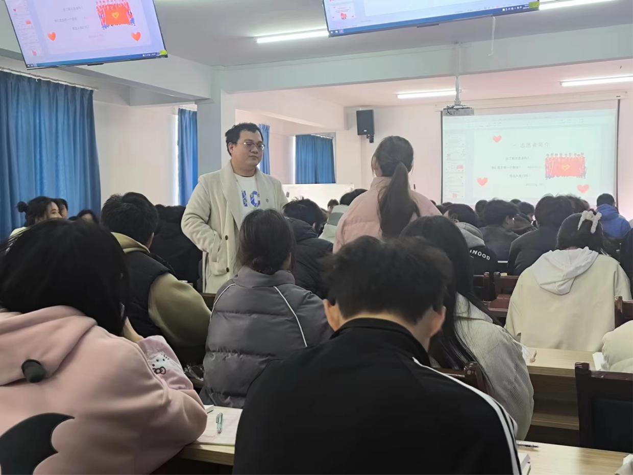 凝心聚力 励志笃行    —— bat3652023年下半年团委、学生会干部培训顺利完成