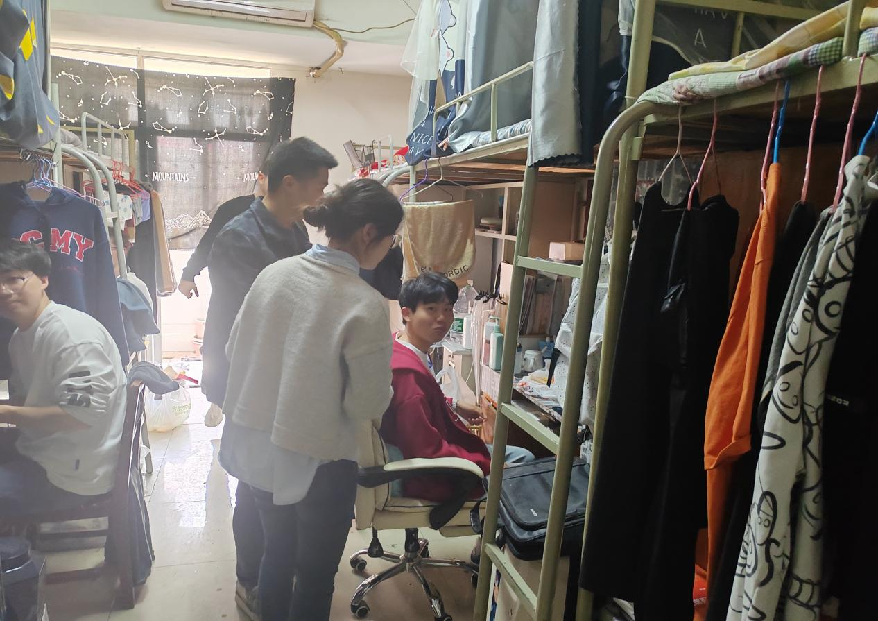 bat365多部门联合入寝开展安全检查工作