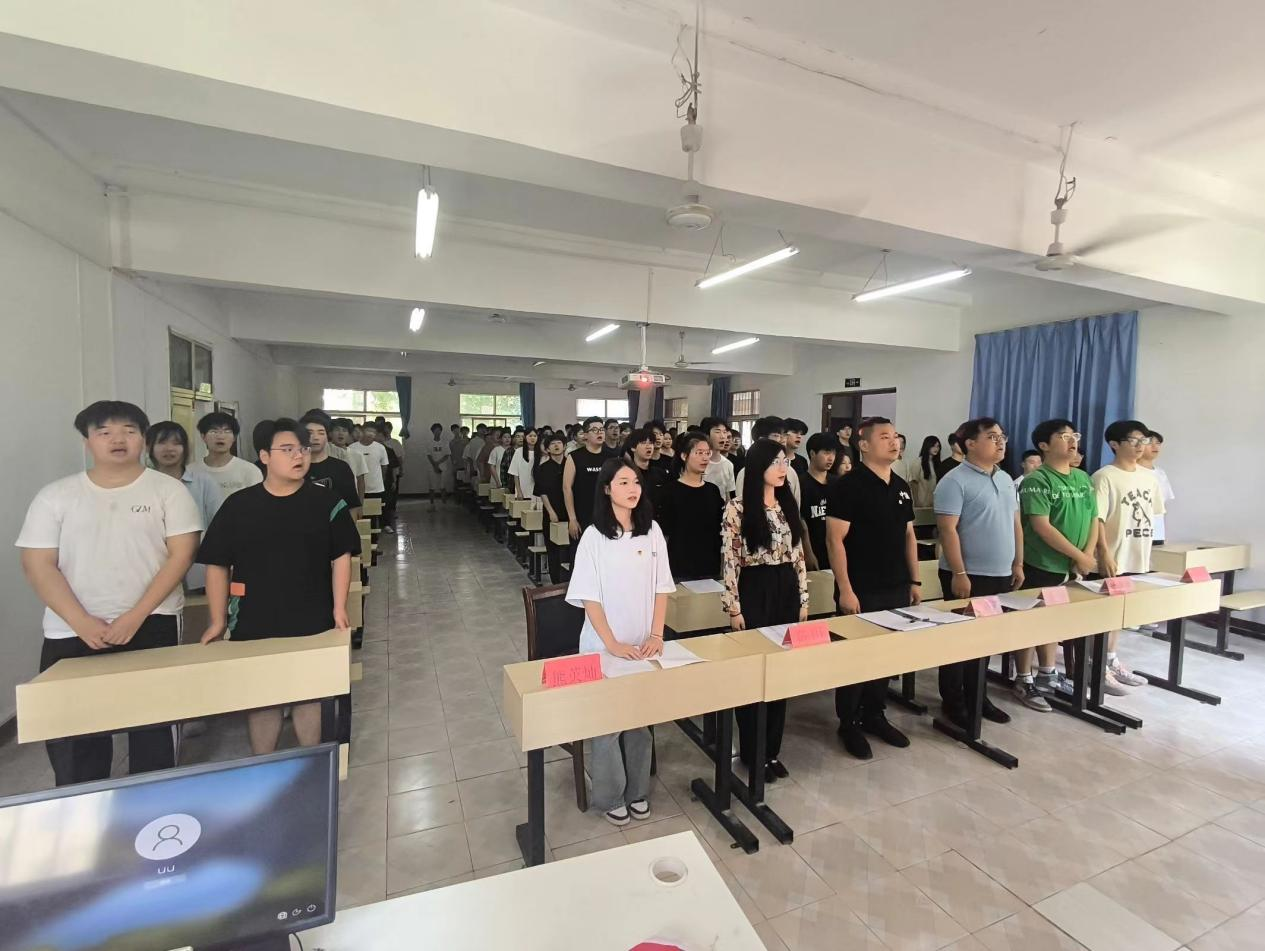 青春心向党，奋斗新征程 ——bat365在线中国官网登录入口第五期团课结业典礼暨入团仪式