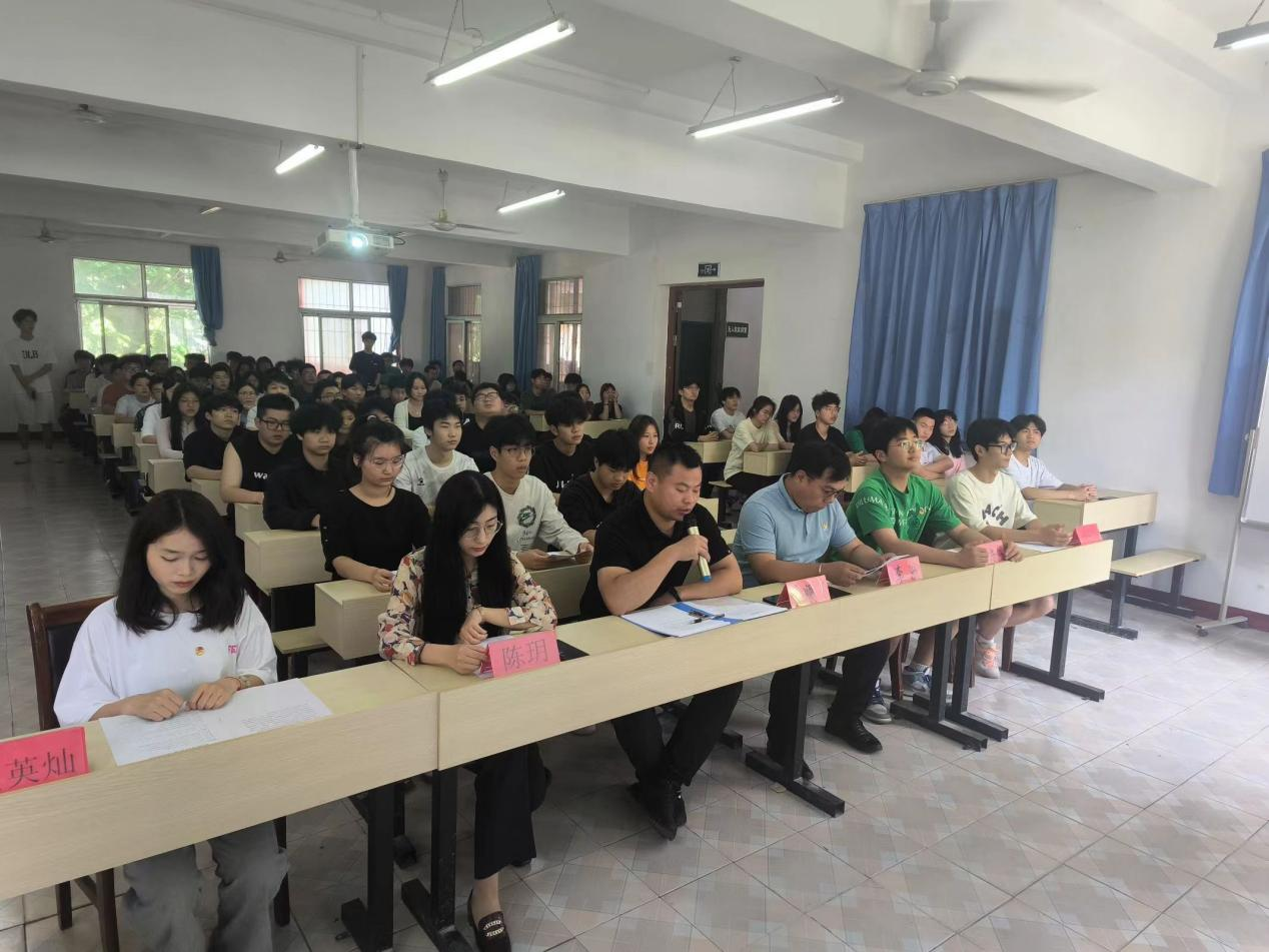 青春心向党，奋斗新征程 ——bat365在线中国官网登录入口第五期团课结业典礼暨入团仪式