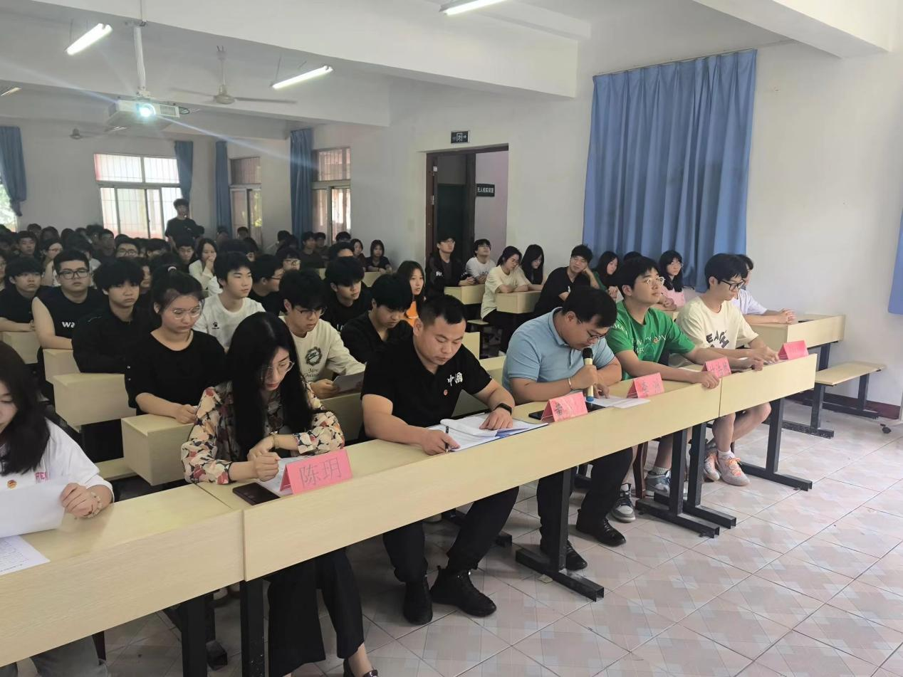 青春心向党，奋斗新征程 ——bat365在线中国官网登录入口第五期团课结业典礼暨入团仪式