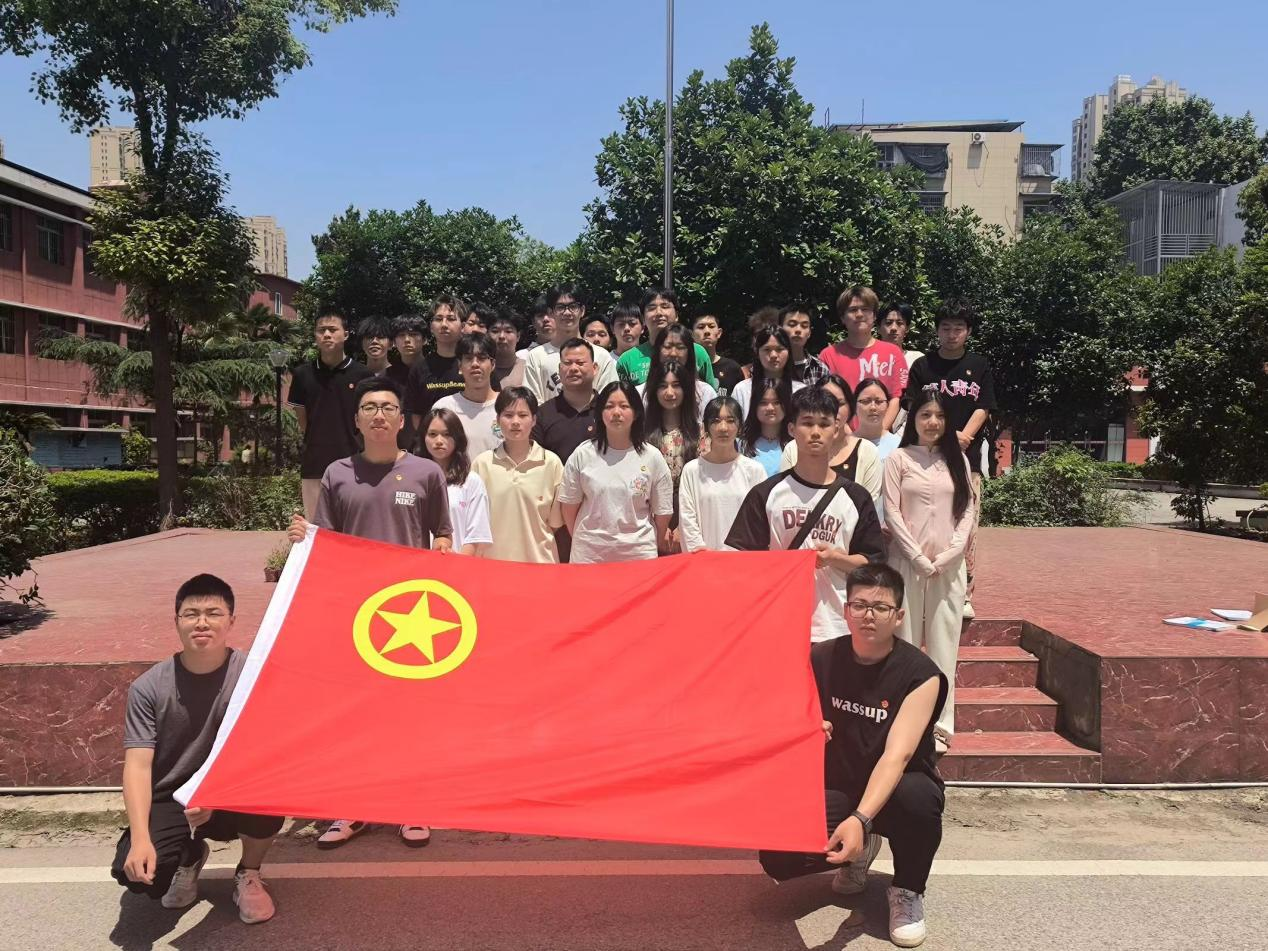 青春心向党，奋斗新征程 ——bat365在线中国官网登录入口第五期团课结业典礼暨入团仪式