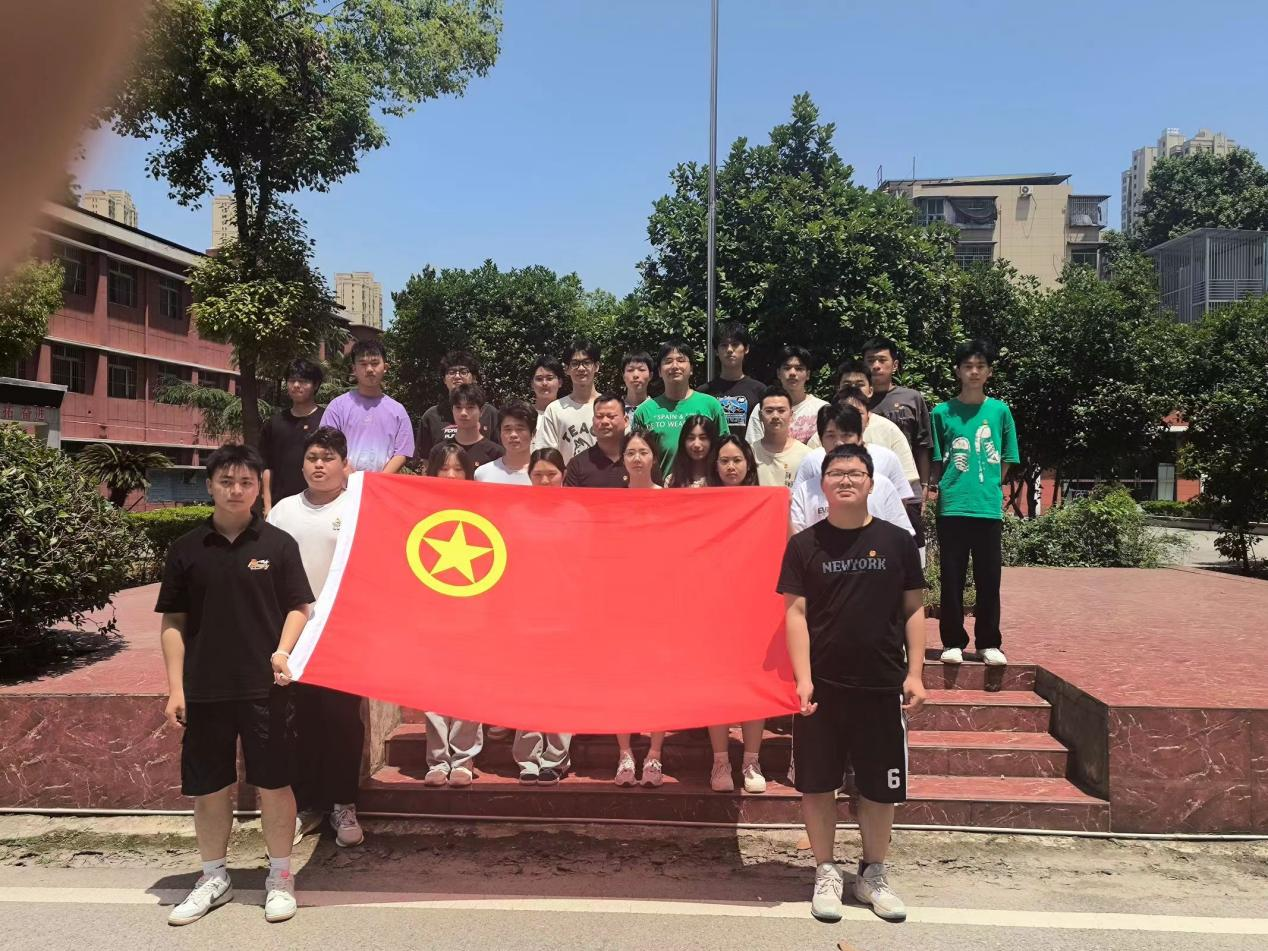 青春心向党，奋斗新征程 ——bat365在线中国官网登录入口第五期团课结业典礼暨入团仪式