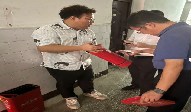 武汉市教育局领导实地指导bat365开学迎新准备工作