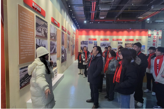 bat365赴黄石开展“青春飞扬·智汇黄石行”社会实践活动