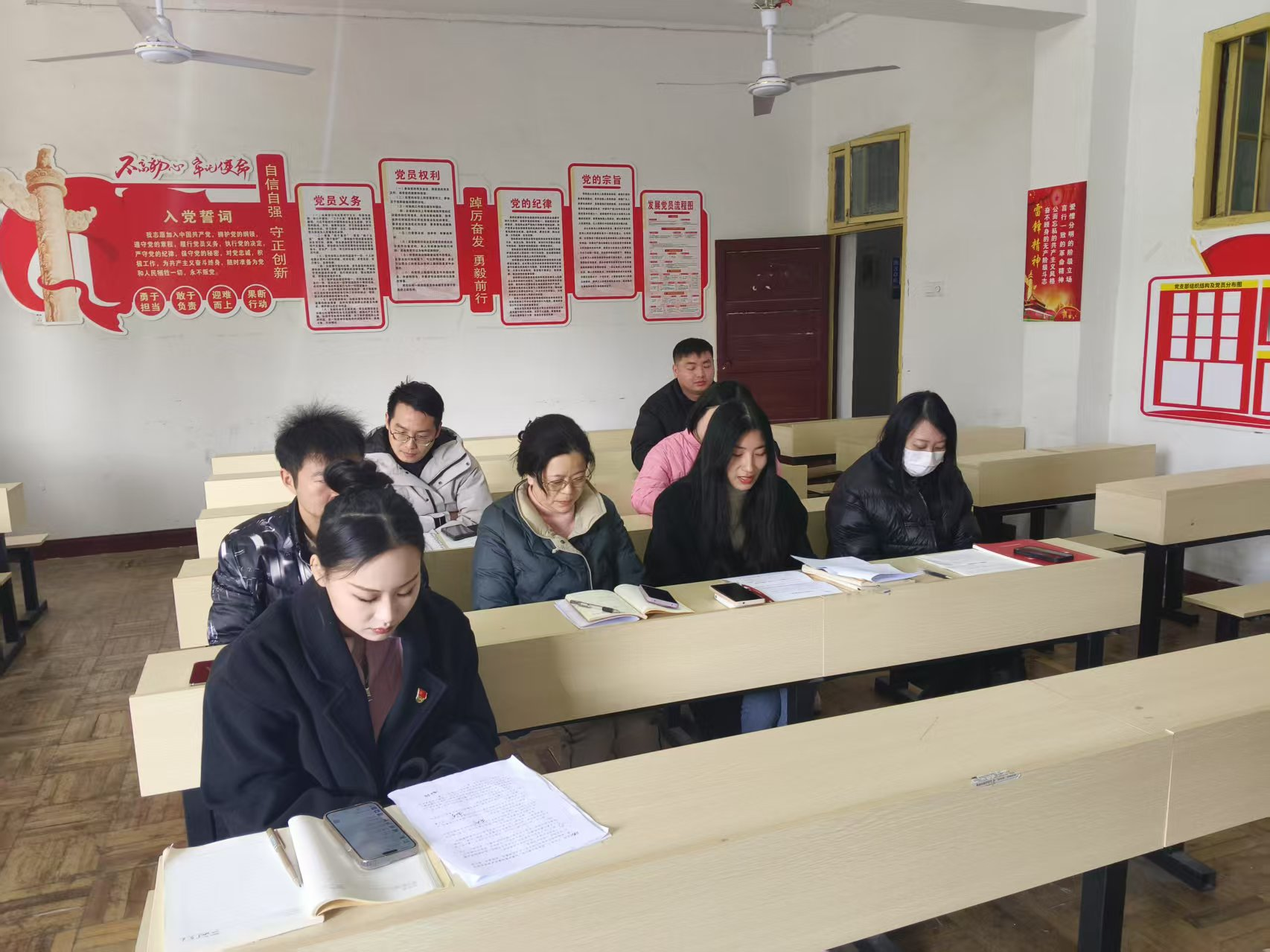 扎实开展组织生活会，增强支部凝聚力向心力