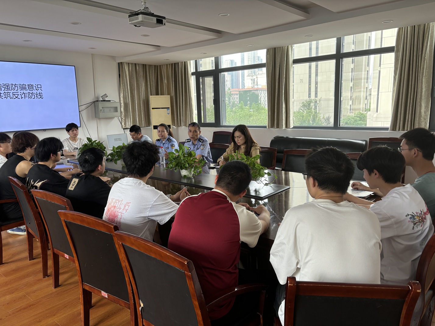 bat365在线中国官网登录入口 开展反诈宣传，筑牢校园安全防线