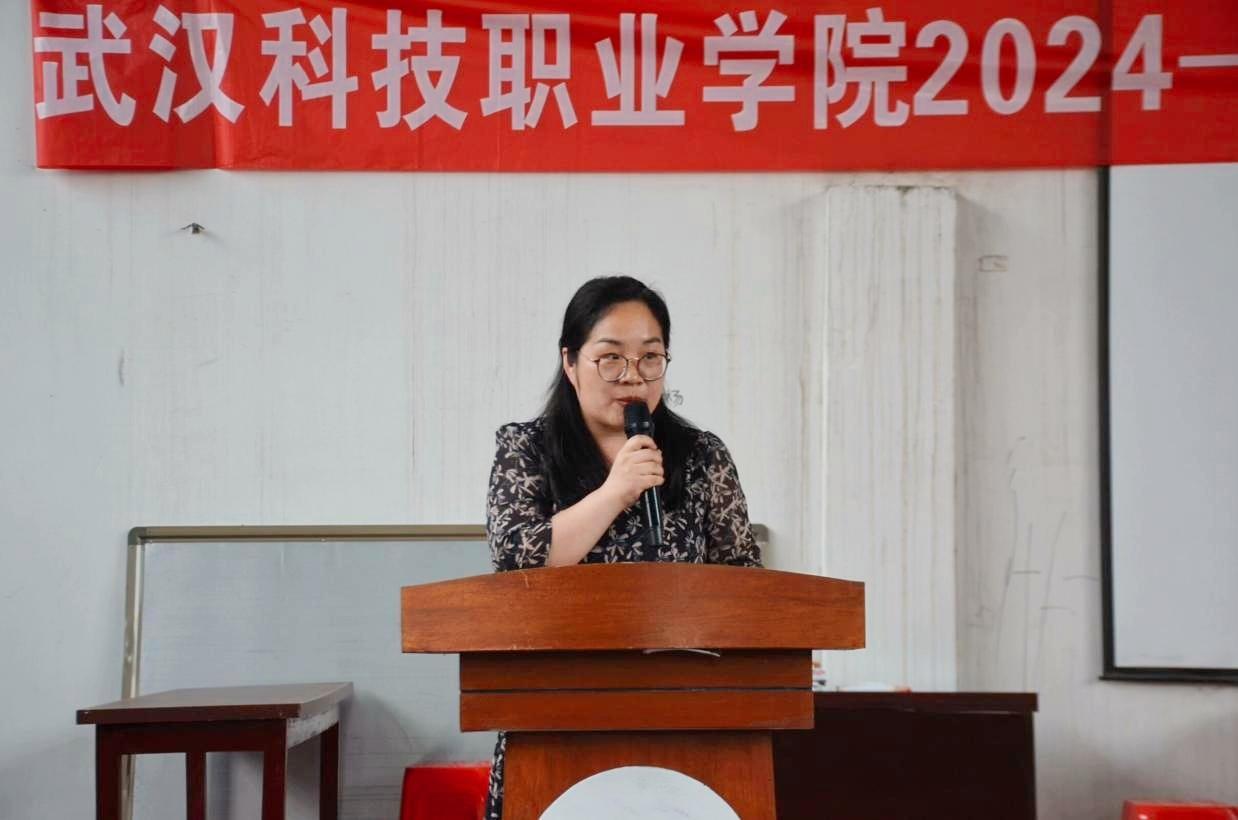 以青春之名，赴时代之约 ——bat365在线中国官网登录入口2024-2025学年“五四”表彰大会暨文艺汇演隆重举办