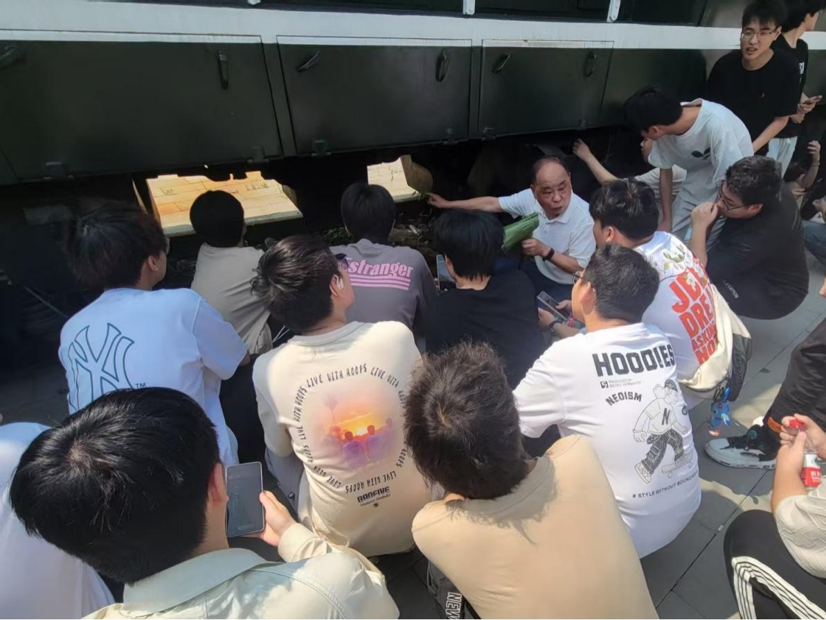 寻迹百年武九，解码匠心传承——bat365开展四美塘文化公园沉浸式实践活动