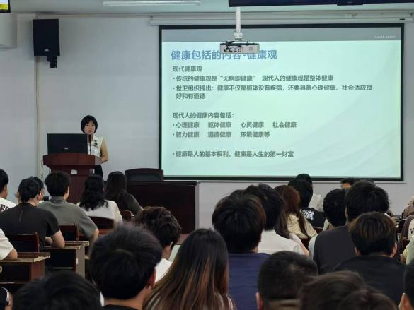 武汉市中心医院来bat365开展心理健康讲座