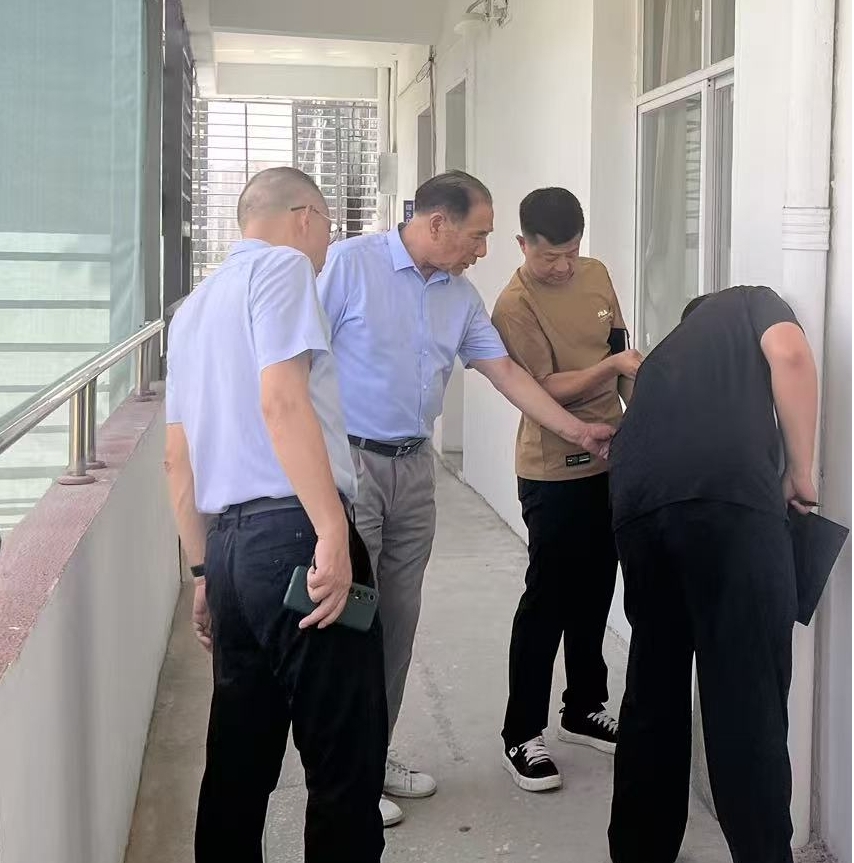 筑牢开学安全线，护航新学期启航 —— bat365开展2025年秋季学期开学大检查