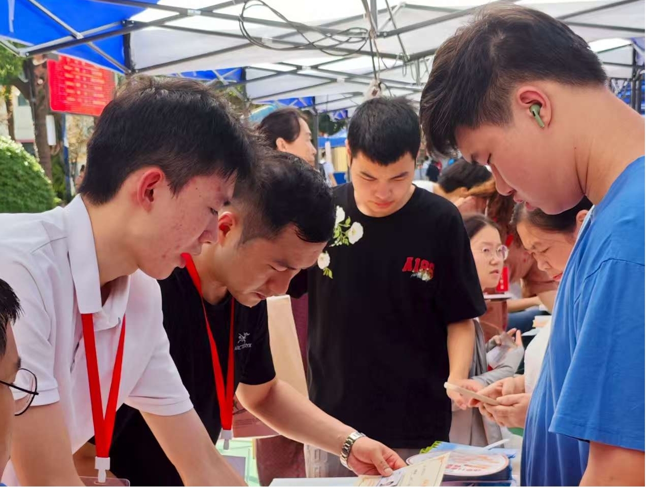 以心迎新，共赴星海——bat365在线中国官网登录入口圆满完成2025级新生迎接工作