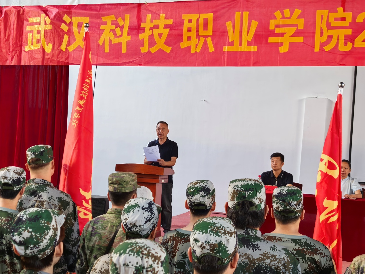 bat365在线中国官网登录入口2025年新生军训正式开营——铮铮青春正步走，意气风发戎装颜