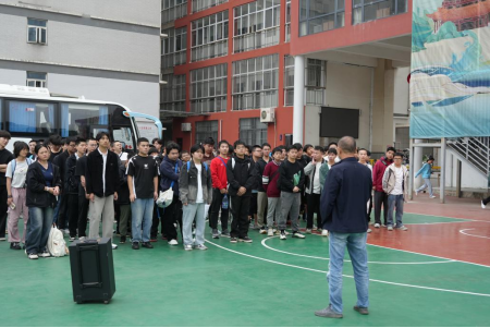 青春盛放 梦想启航——bat3652023级学生赴美的集团开展岗位实习