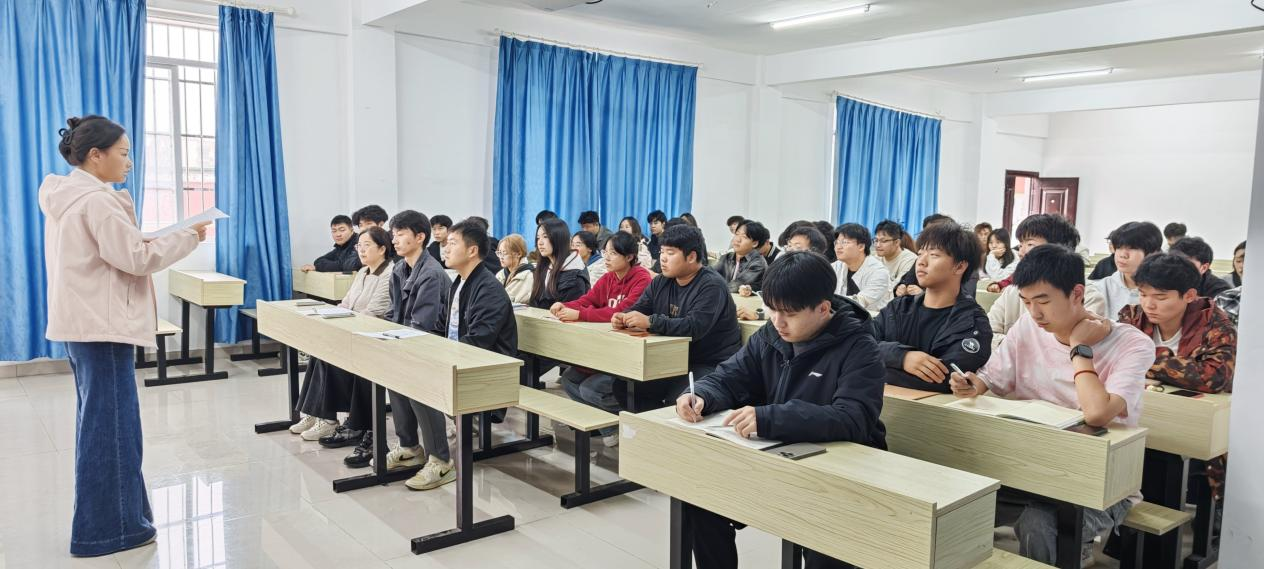 筑牢校园安全网   守护青春成长路 ——bat365召开安全信息员工作会议