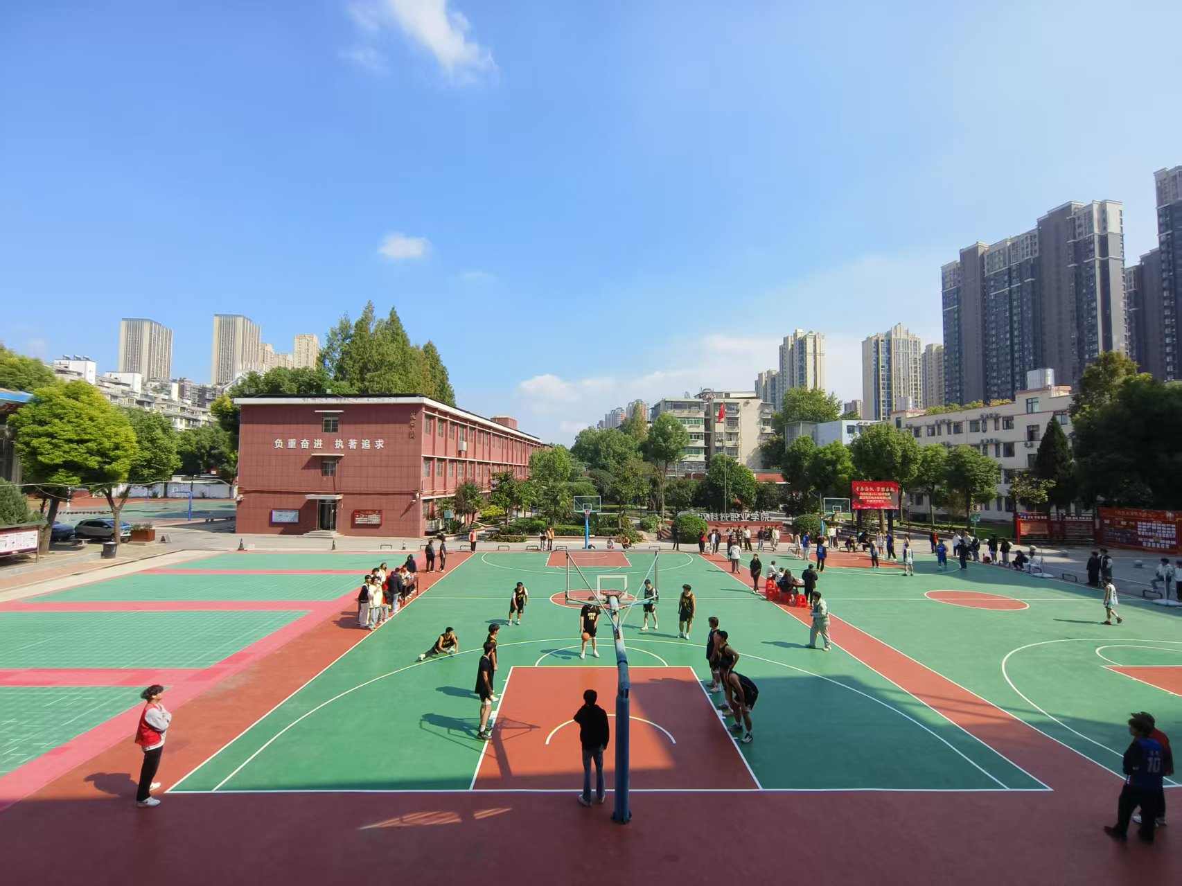 赛场燃情，以球会友！ bat365在线中国官网登录入口第二十届“希望杯”篮球赛精彩收官