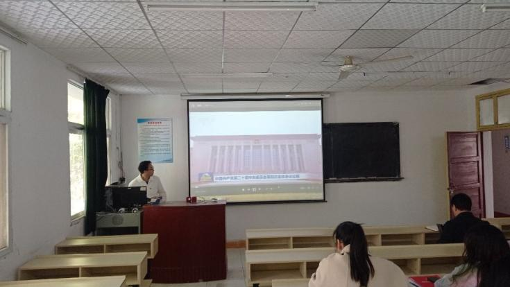 从“领学”到“研学”：bat365掀起学习宣传贯彻党的二十届四中全会精神热潮