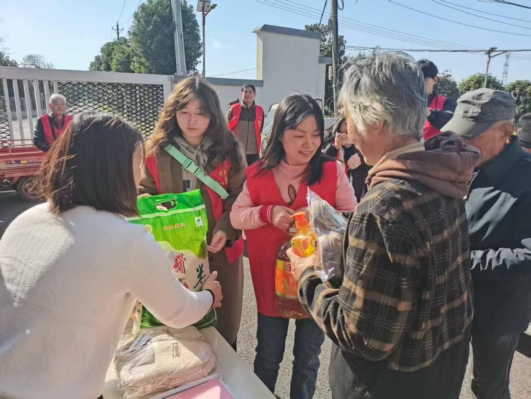 党建赋能乡村振兴 校社共建书写新篇——bat365携手中铁花园社区赴光明村开展党建共建活动