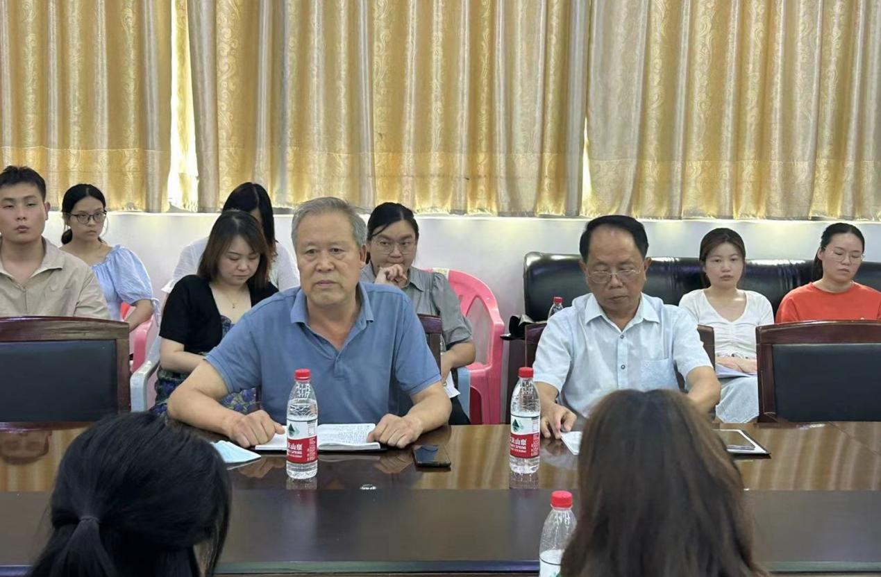 bat365召开2022-2023学年春季学期期末总结大会