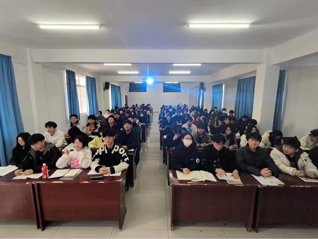 凝心聚力 励志笃行    —— bat3652023年下半年团委、学生会干部培训顺利完成