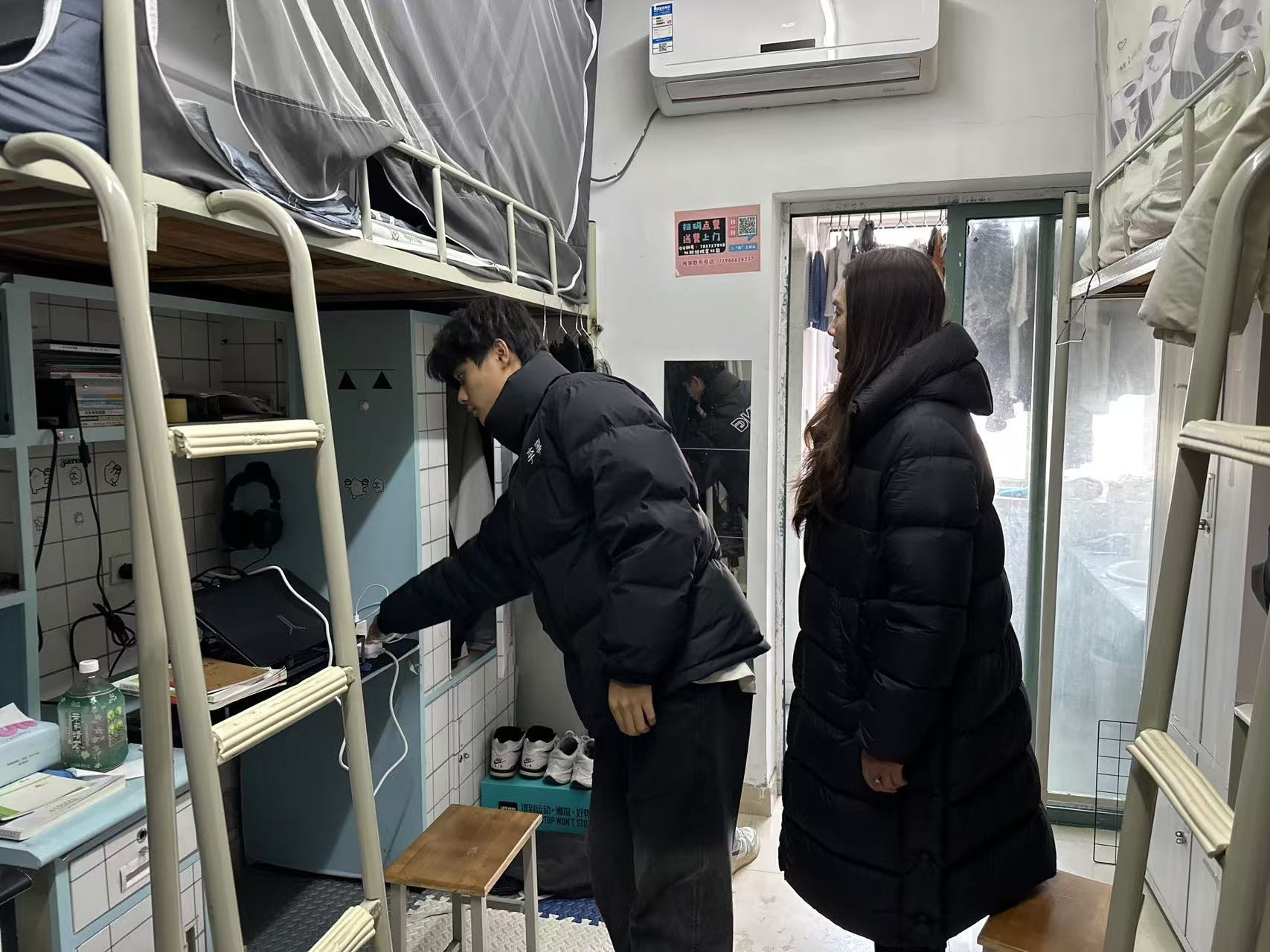 bat365开展2024年冬季学生宿舍安全卫生大检查