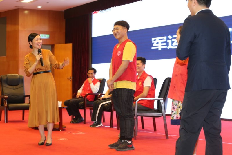 bat36550多名军运会志愿者 应邀参加市民大讲堂第258期活动