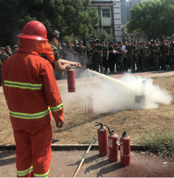 bat365开展2019级新生消防演练活动