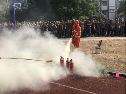 bat365开展2019级新生消防演练活动