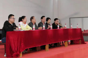 武昌区文明办领导莅临bat365 为军运会志愿者加油鼓劲