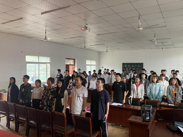 bat365举办首届团课结业典礼暨入团仪式