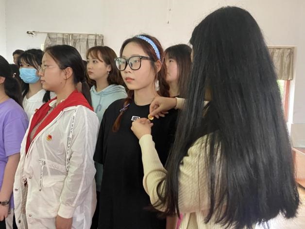 bat365举办首届团课结业典礼暨入团仪式