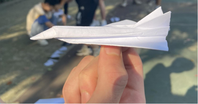 bat365在线中国官网登录入口成功举办了第四届纸飞机比赛