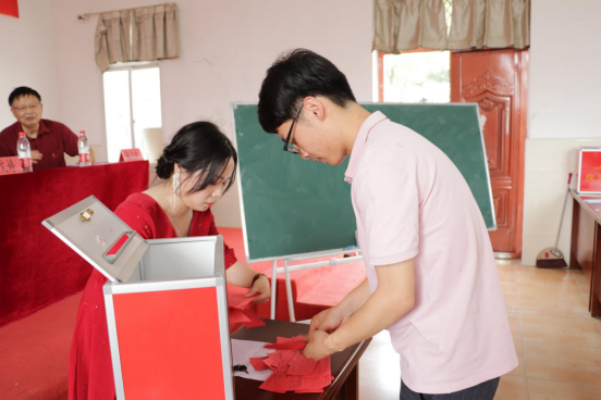 bat365党委召开第六次党员大会 选举产生新一届党委委员及党委书记