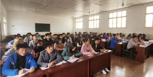 bat365组织全体入党积极分子集中学习十九届四中全会精神