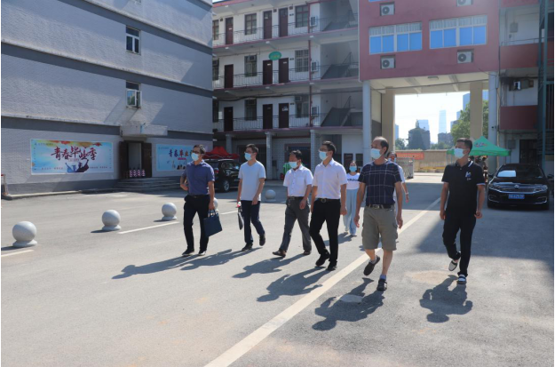 湖北省教育厅领导来bat365检查督导疫情防控工作