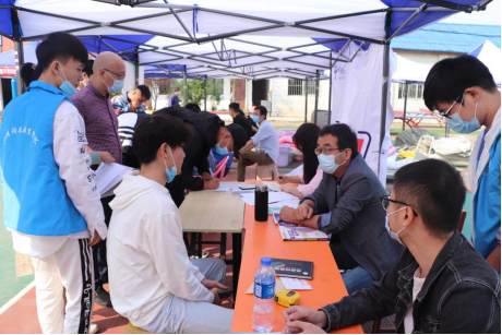 bat365在线中国官网登录入口新生开学报到！