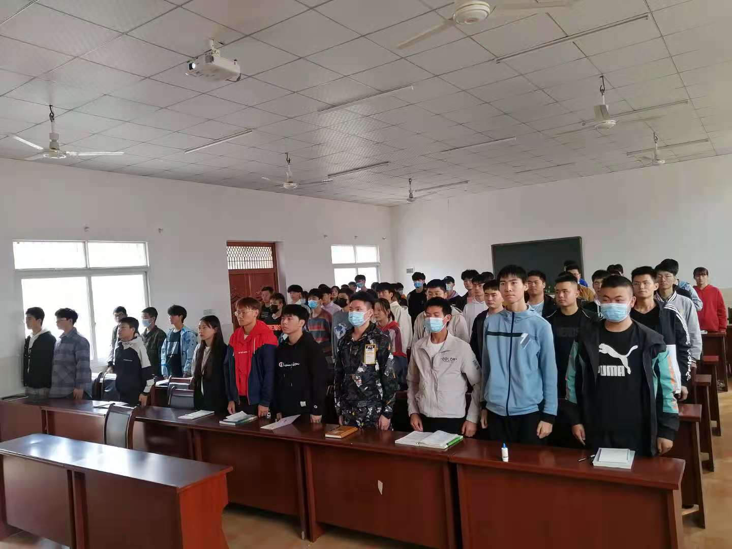 bat365举行第三十期业余党校开班仪式