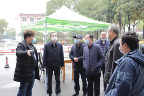 洪山区领导干部莅临bat365开展联系“七个一”重点工作