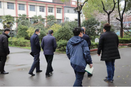 洪山区领导干部莅临bat365开展联系“七个一”重点工作