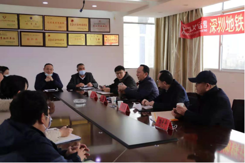 洪山区领导干部莅临bat365开展联系“七个一”重点工作