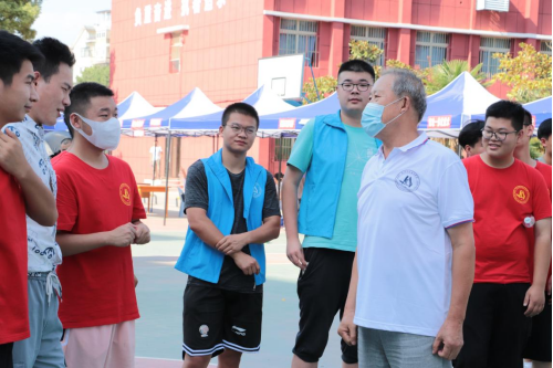 bat3652021级新生顺利到校报到